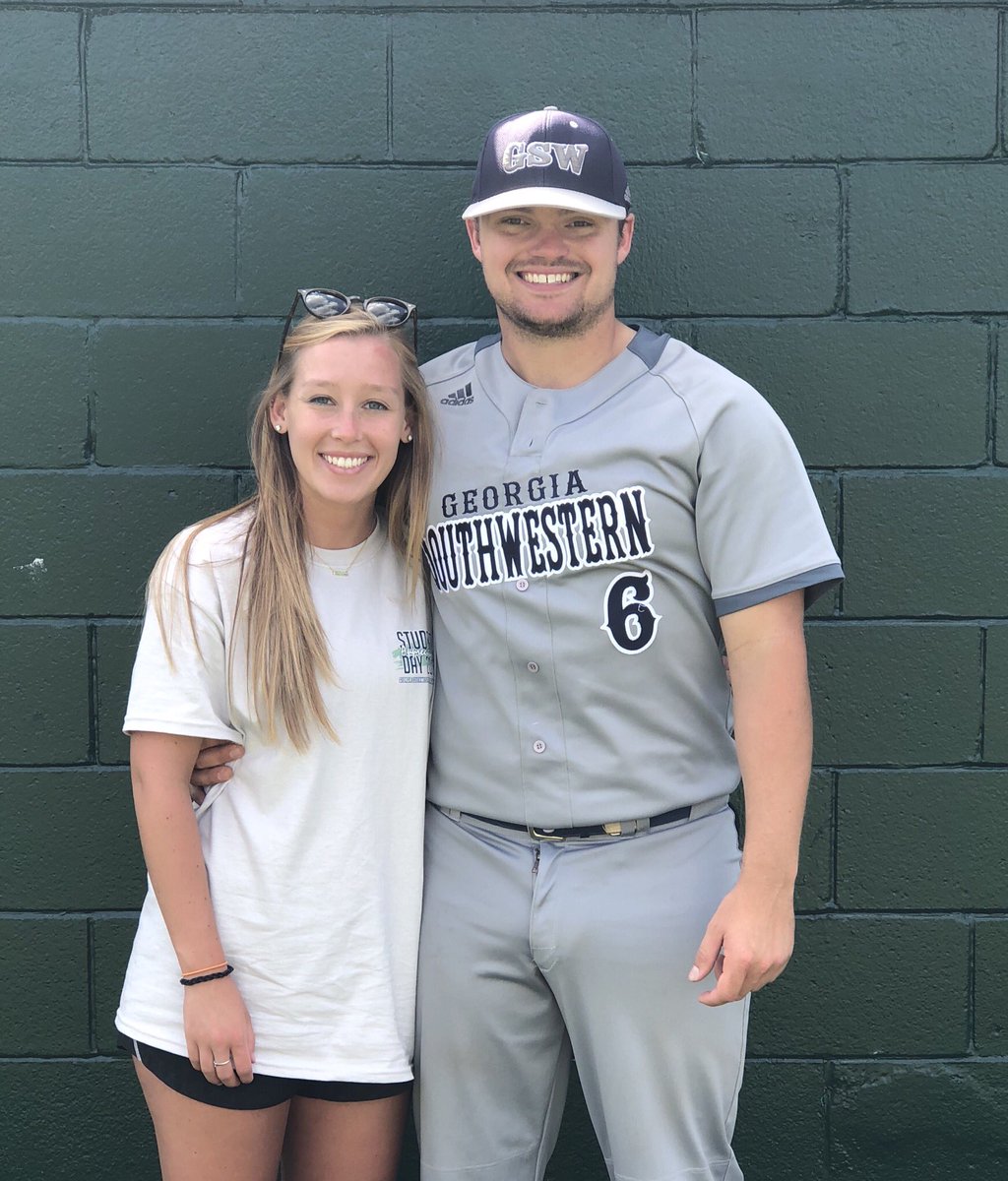 JBingham_8's tweet photo. It’s been so much fun watching you play! I’m excited to support you in the next chapter of your life. Love you Dak! @D_Long_51 https://t.co/tenrQYw7HO