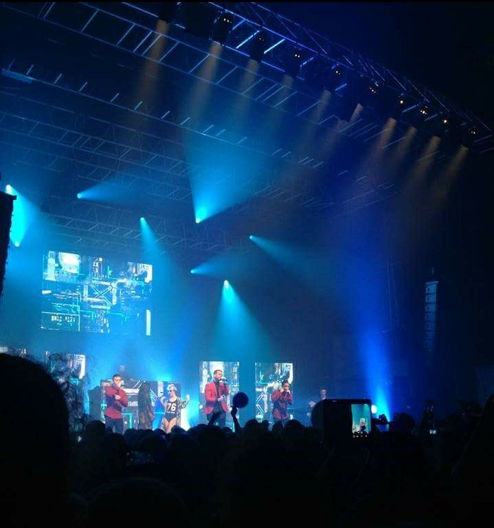 GregoryMyHero's tweet photo. 2 ans jour pour jour que j'assistais au #LOLVMMTour à #Istres. Première tournée à laquelle j'assistais. Une soirée magique et pleine de souvenirs; qui ne cessent encore de se créer chaque soir sur le #7tour. Si fière de ton parcours. Merci pour tout ce que tu nous fais vivre.🙏❤ https://t.co/Cdim0pklB0