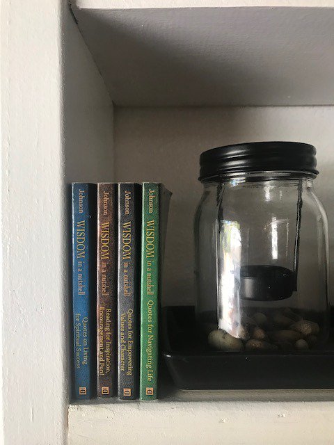 AllenJohnsonJr9's tweet photo. The Wisdom in a Nutshell pocket books are not only inspiring but they look amazing on a shelf or a coffee table and small enough to throw into a purse or a backpack. A beautiful addition to your graduate’s bookshelf.
#booksthatfitinyourpocket #graduationgifts #giftsforgraduates https://t.co/3oJD6SMBvL