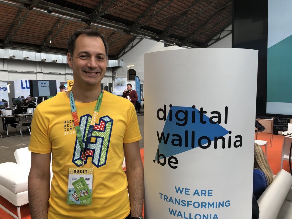 digitalwallonia's tweet photo. Many thanks to Minister @alexanderdecroo for stopping by our stand @HackBelgium to support the digital transformation of Wallonia! #digitalwallonia #digitalbelgium #hackbelgium https://t.co/JRw0iuuw8l