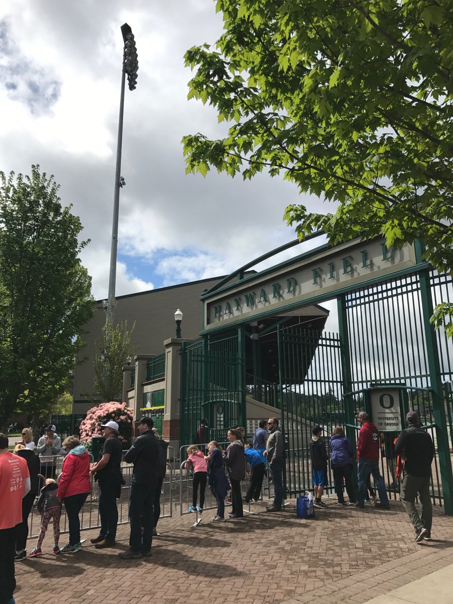 emmwillly's tweet photo. "Coming into Hayward is an incredible feeling"-- the runners finish their races strong coming into the historic field #j462event https://t.co/oAXgUj4Vck