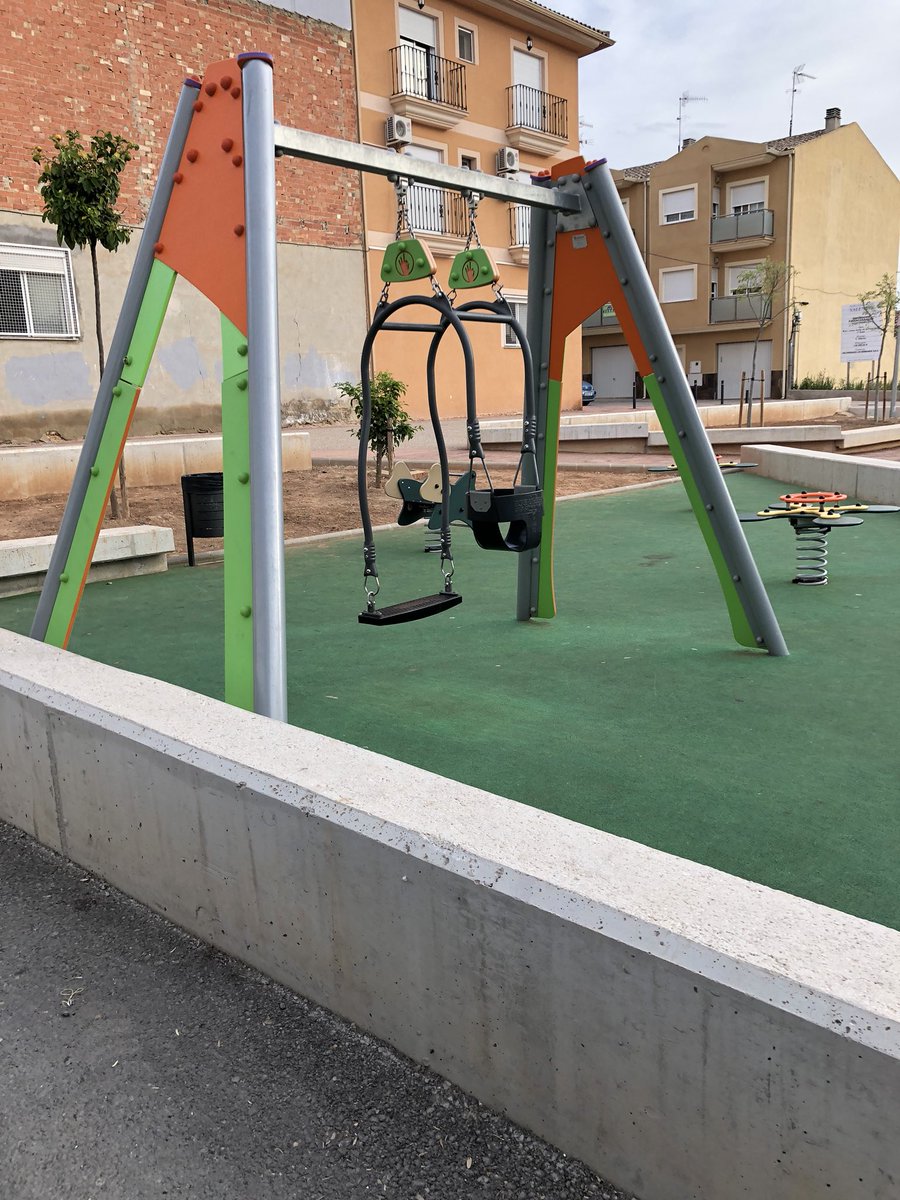 Juanvipla's tweet photo. @Xativa @rogerxativa en algun parque de Xativa existe este tipo columpio??? Si no, a ver cuando poneis algunos repartidos por nuestra ciudad https://t.co/MBO8FI7jb0