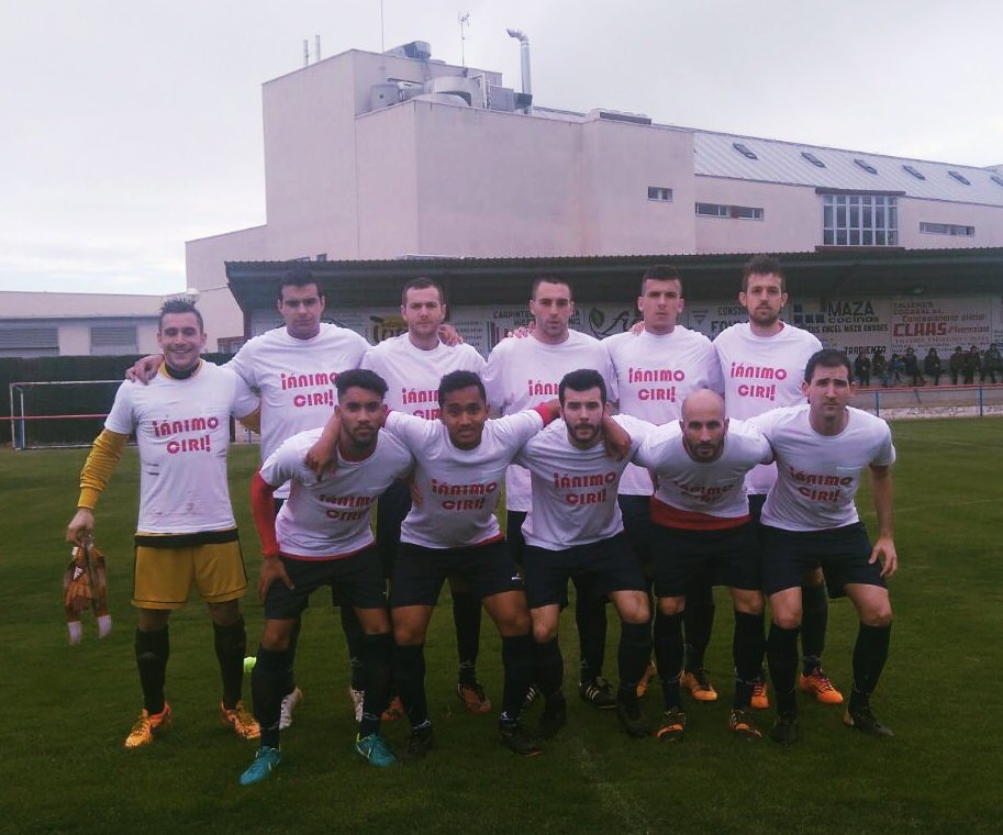 TardientaCF's tweet photo. Esta victoria va dedicada para nuestro jugador @javiciriza.
Que te recuperes pronto artista. https://t.co/X5HmDi4vwh