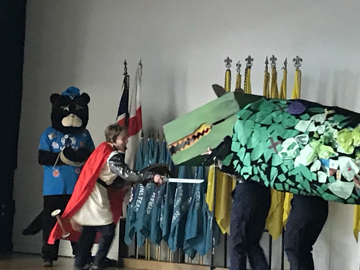 accbeaversws's tweet photo. @badgesBeaver and I had a great time at East Grinstead #StGeorgesDay 🏴󠁧󠁢󠁥󠁮󠁧󠁿. He got to meet the major and then got rescued from the dragon 🐉 Great video of all the great Scouting in @WestSussexScout @UKScouting https://t.co/23gcQgidDJ