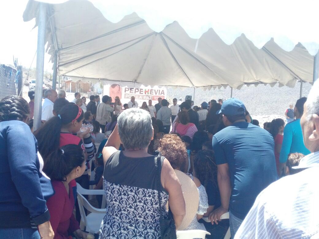 GabyCisneros_'s tweet photo. Acompañamos a nuestro candidato a la Alcaldía de La Paz Pepe Hevia (@pepexlapaz) y Bernardo Montiel a recorrer la colonia Monte Sinahi del distrito II. 

Gracias a nuestra vecina Teresa Eleutelio Diéguez por recibirnos. https://t.co/yltJhR3HOo