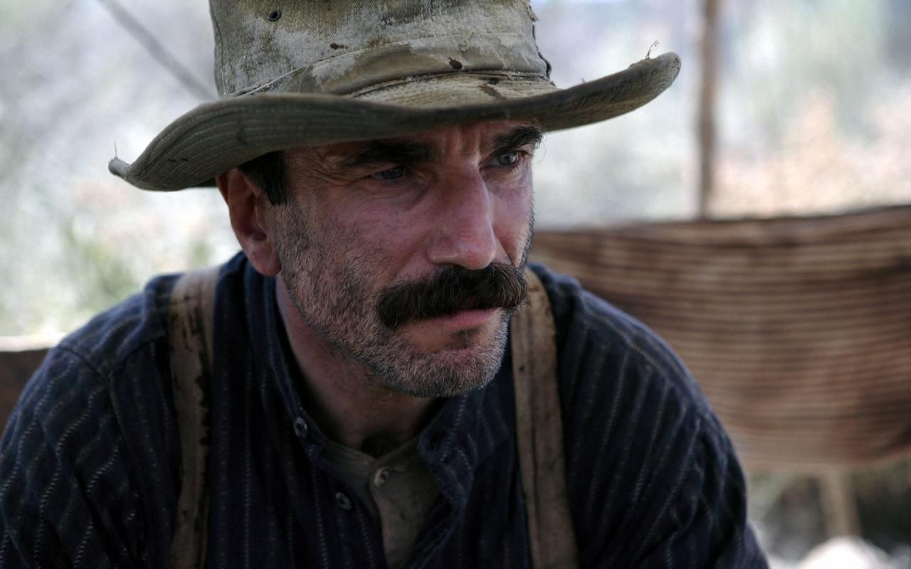Happy birthday to the man who invented the acting, and flip phone love u Daniel Day Lewis 