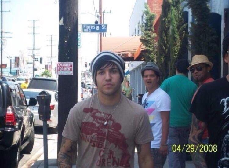 FOBMANIAINDY's tweet photo. Happy birthday to this awesome photo! Never forget! https://t.co/auWEoMarbK