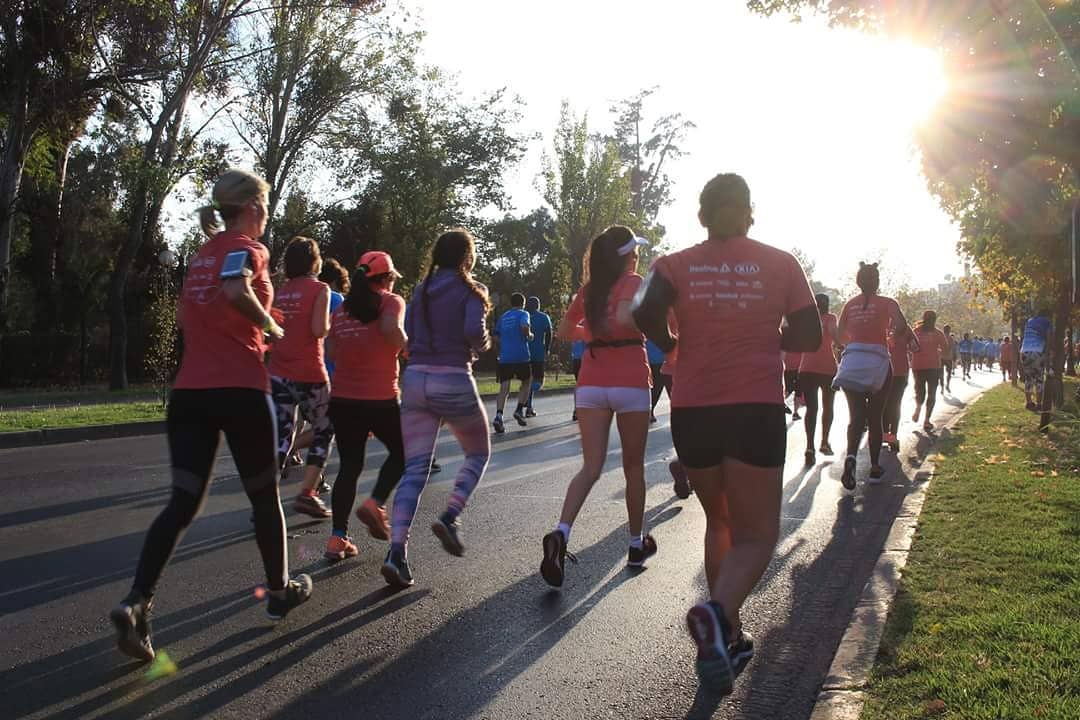 Kia_Chile's tweet photo. [#KiaReebok] Así vivimos la carrera #ReebokVersusRun 😀
♂️Hombres y Mujeres♀️ Gracias a todos por participar con toda la #ActitudKia 🏃‍♀️🏃‍♂️ #Kiareebok #MiPerformanceKia #MiTiempoKia #Running #RunningSantiago #VersusRun #KIAMORNIG con #ActitudKia https://t.co/EJhX0bZCbE