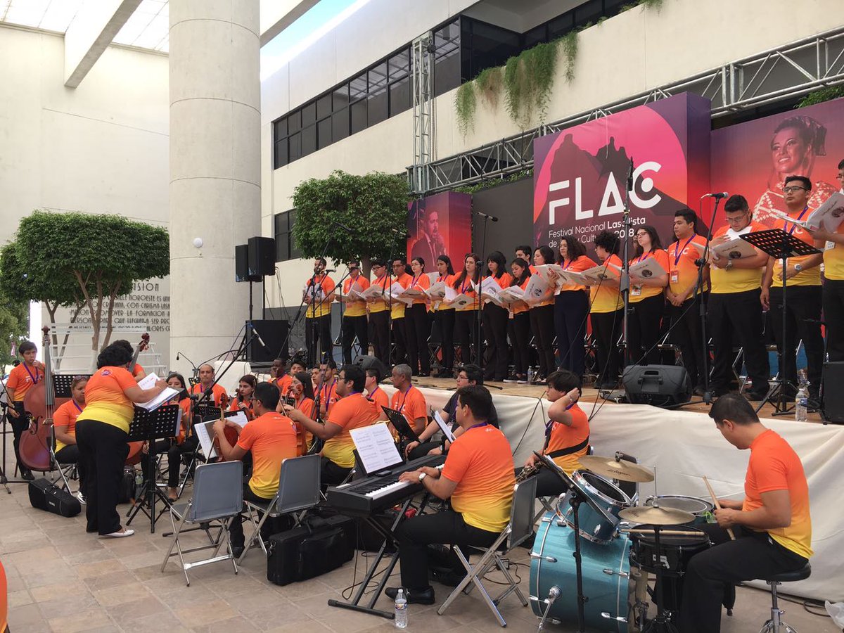 lasallelaguna's tweet photo. Ensayo para la misa de este domingo en el #FLAC2018 https://t.co/1Q7XtF9fIv