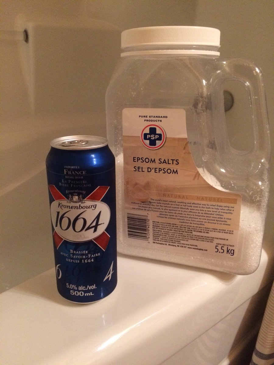 melindamlee's tweet photo. Sunday morning long runs = Sunday afternoon this. #hatebaths #lovebeer https://t.co/a0Wr5M1Mr5