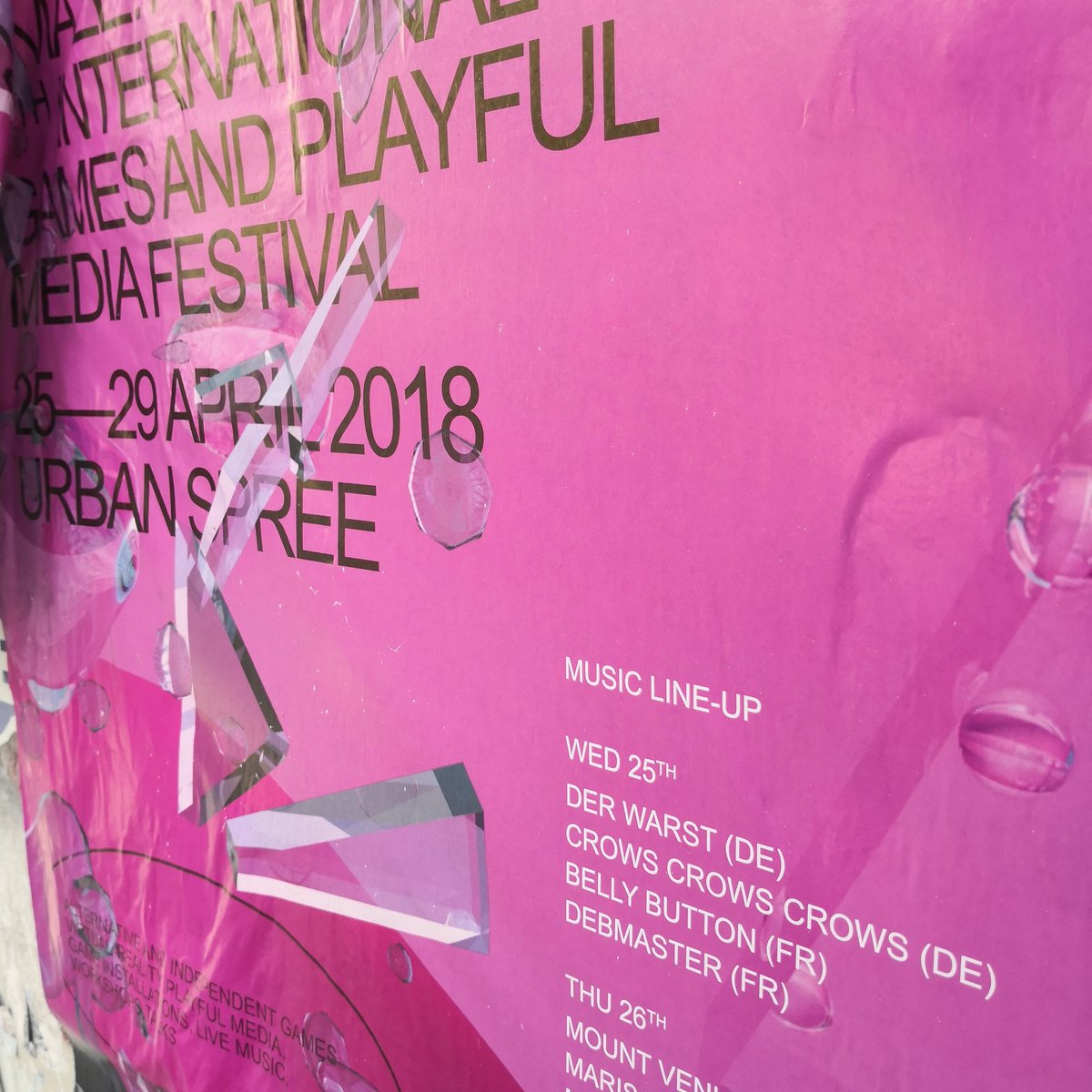 Super concert Belly Button @ Urban Spree pendant le festival A MAZE 2018.