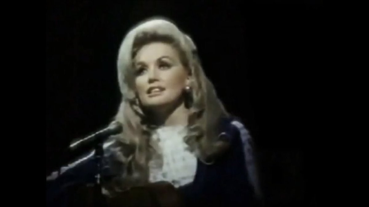 dollyfan1974's tweet photo. Gorgeous Dolly singing Blue Ridge Mountain Boy! #realhair #gorgeous #beautiful #amazingsongwriter #dollyparton https://t.co/zbMUXZExnL