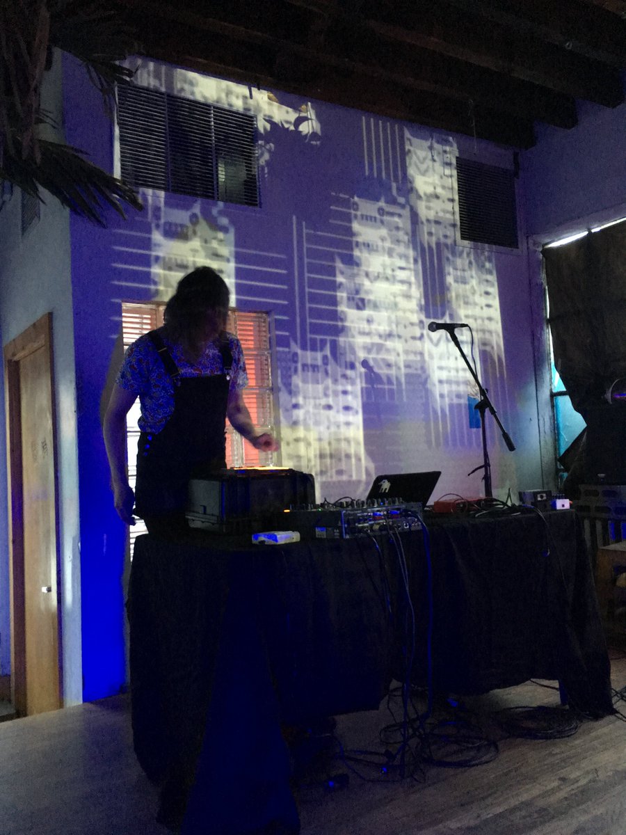 PET.CORP tweet media