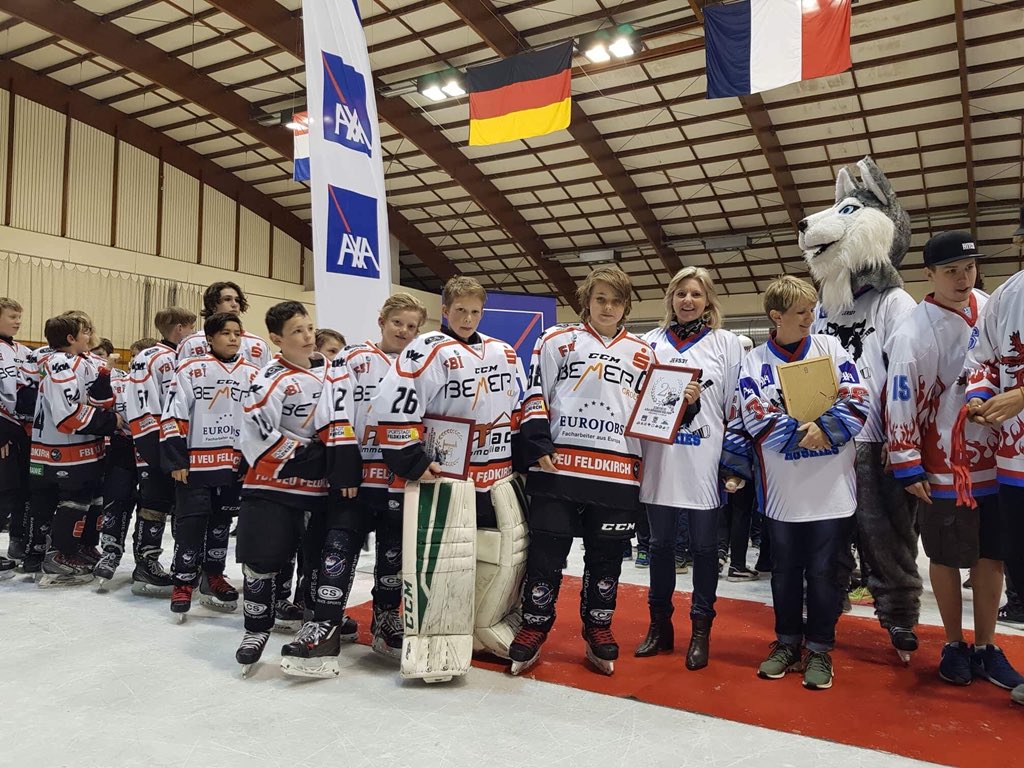 AXALuxembourg's tweet photo. Magnifique tournoi AXA HUSKIES Ice Cup 2018 ce week-end à Kockelscheuer 🏒

Félicitations à tous les bénévoles des Huskies Luxembourg pour cette parfaite organisation, et notamment à Luis Nunes et Pedro Cunha (agence AXA Luxembourg Gare) pour leur engagement 👏🏻 👏🏻👏🏻 https://t.co/uGjEFbnHvH