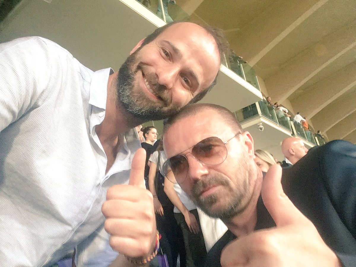labevannucci's tweet image. Vincere così, alla grandissima, e festeggiare con #Repka! 
@acffiorentina dimostra ancora una volta di essere una vera squadra, una squadra vera! #chebellezza #forzaviola