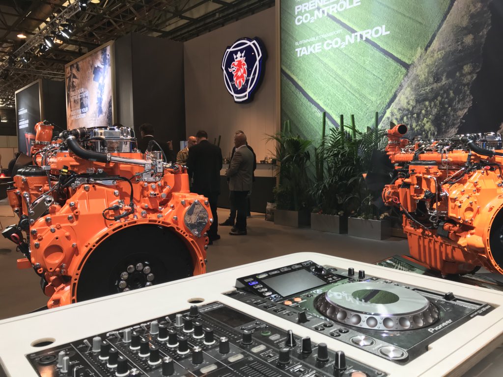 EventMidnight's tweet photo. Retour en image sur une prestation pour @ScaniaFrance avec le pôle #Event d’@Atmosphere_Com au salon #intermatparis 2018. Nous avons assuré la #sonorisation ainsi que la prestation #dj. Encore merci de leurs confiance. https://t.co/16tInPn6KY