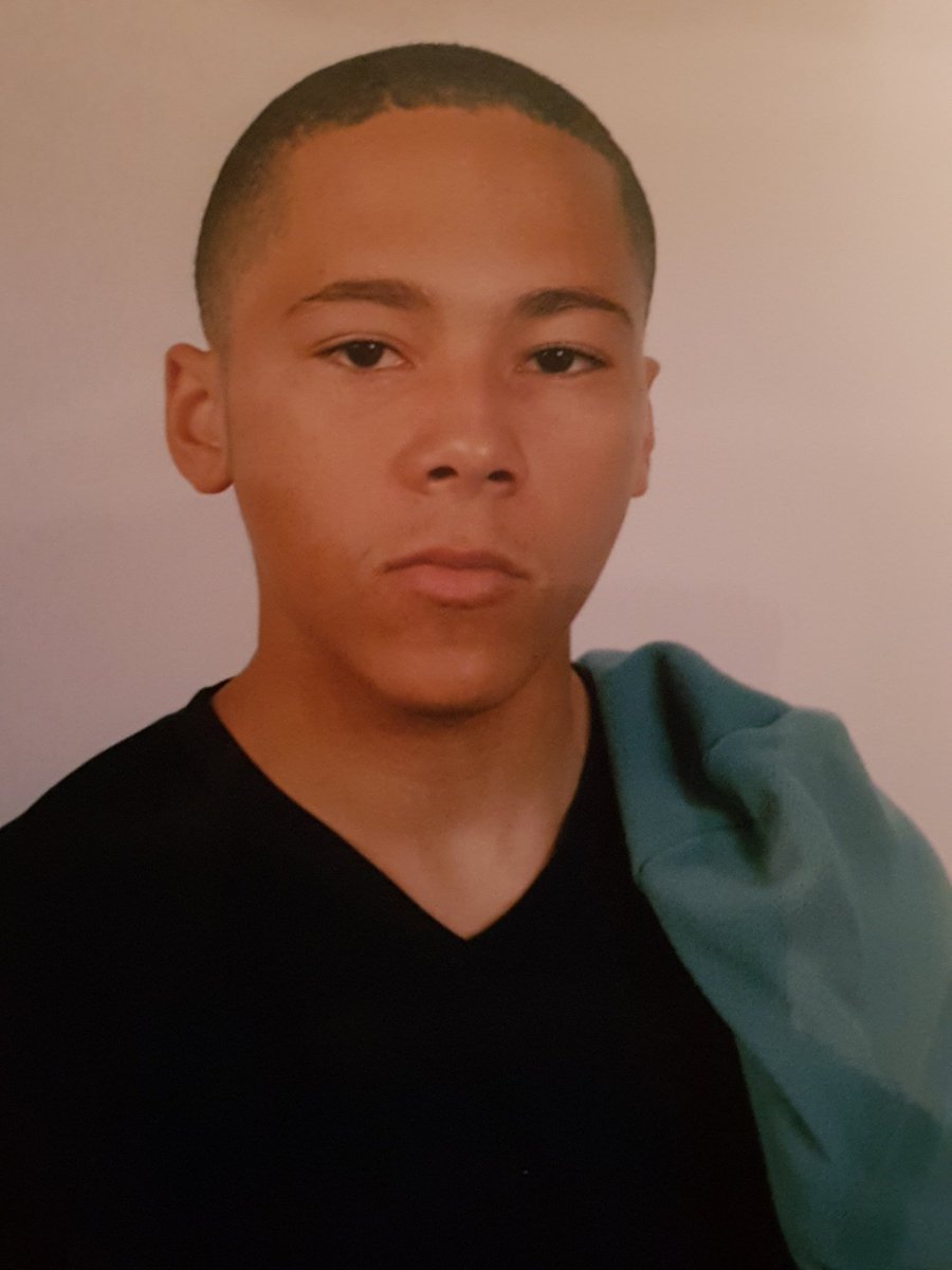 ARoachBridgeman's tweet image. #FirstHeadShot &amp;amp; 1st #FullProfessionalShot
😫😭😂🤣😂🤣

#NeverSmile #NoSmilingLifeAintNewToMe #CheckTheBootcuts #GucciBeltFromEarly #SMFH