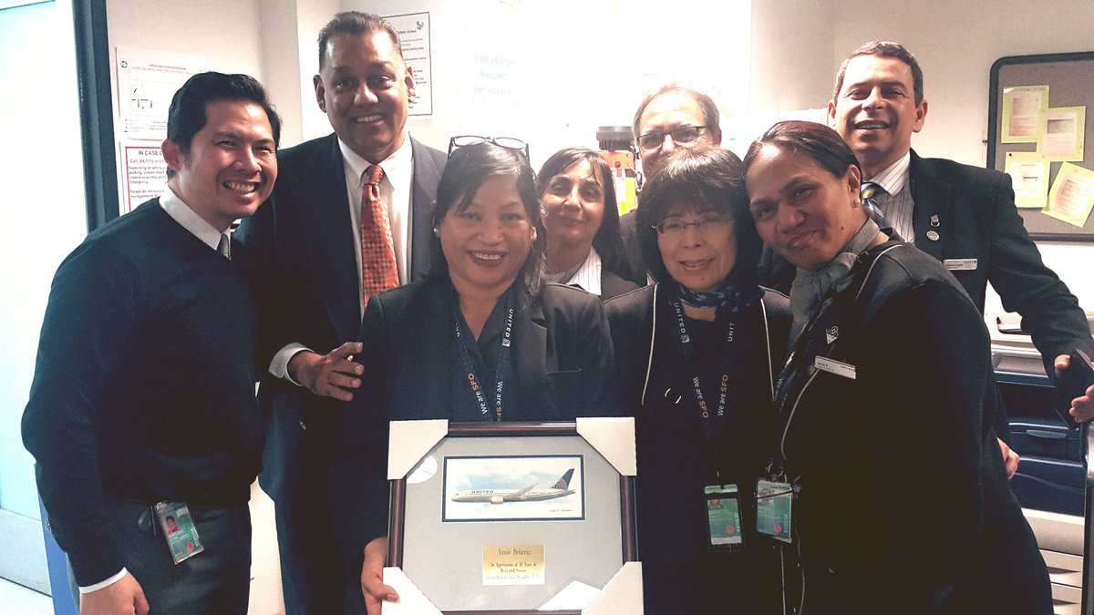 Thank you Annie Delacruz for 30 years of exceptional work for UA! From reservation to OAK to SJC to SFO! United is lucky to have you! @weareunited #beingunited #WhyILoveAO #teamsfo #sfoua #HappyAnniversary #celebrating30years