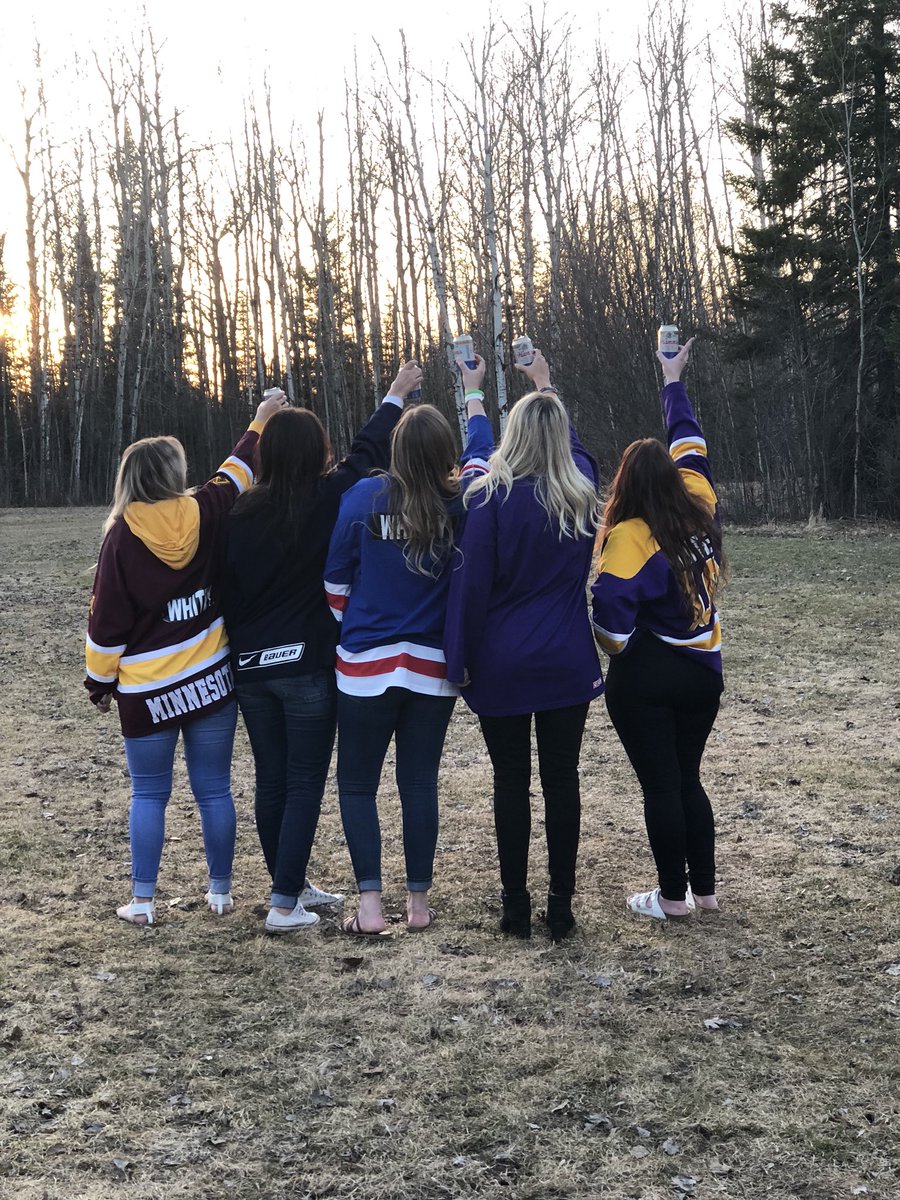 EmilyTreat's tweet photo. not many people we would drink shitty beer for 🧡 @Whitey_6 https://t.co/TGEiaWW8LX
