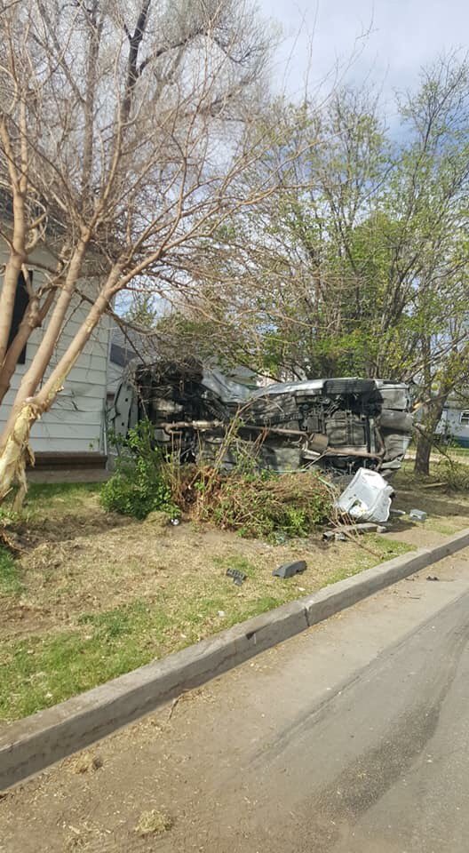 EmilyAReports's tweet photo. Morgan County Sheriff says the man driving this stolen semi nearly killed multiple people last night — plowing into law enforcement cars and people driving along the road. In total, 10 cars were damaged and 5 people were injured during the pursuit. #KDVR https://t.co/eszDrCCjDz
