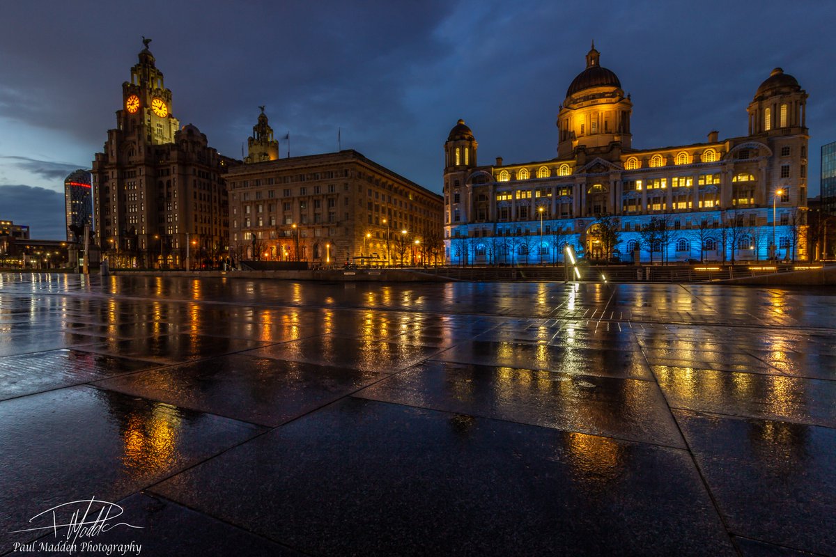 A few more 'after the rain' shots from last night, well worth getting a bit of a soaking for whilst waiting for it to stop. Oh, you can see all my stuff here on Flickr -> flickr.com/photos/paul-ma…
