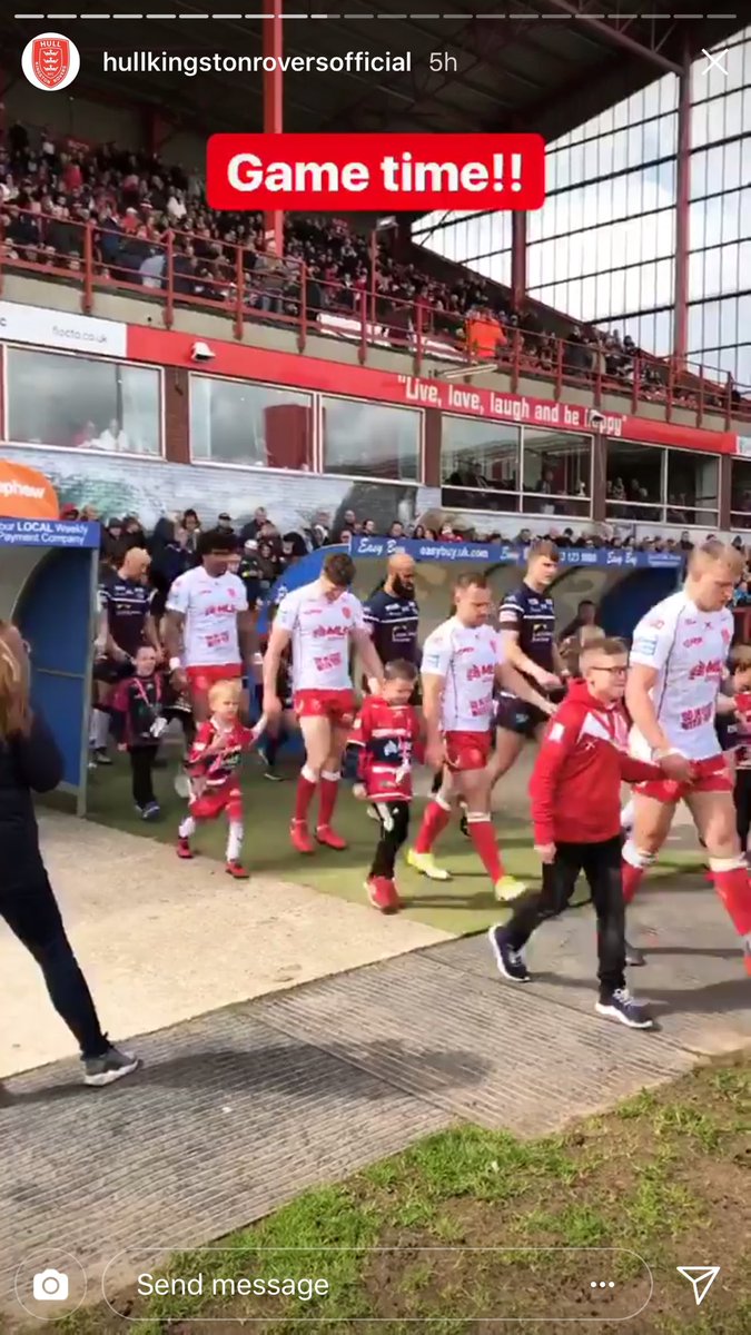 waynebeadle's tweet photo. @hullkrofficial Massive Thank You to @RobbieMulhern and @Aquinlan92 for making these 2s day 👍 #Mascots #HKR2018 #Littlebeadles 🔴⚪️🔴⚪️ https://t.co/0diFWi0gig