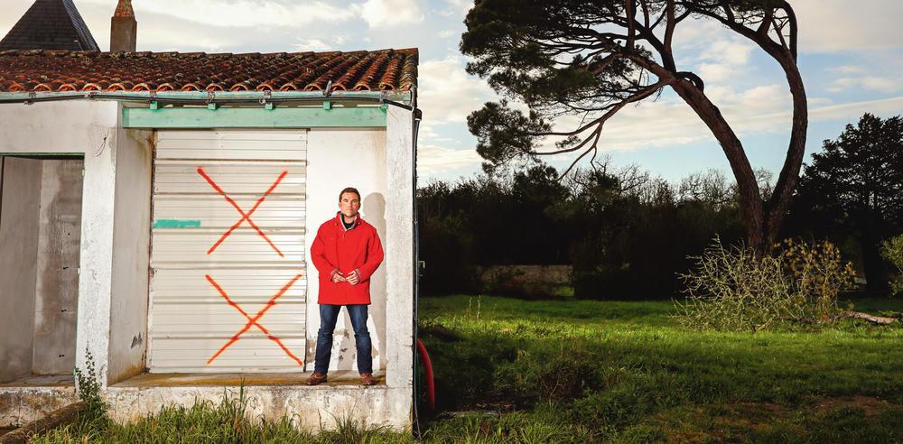 Telerama's tweet photo. [ABO] Comment Oléron et le maire de la commune de Dolus résistent à l’ogre McDo https://t.co/BpEc1eIZn7 https://t.co/jQEhscnhkz