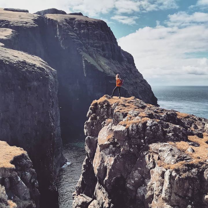 BorealTravel's tweet photo. Va siendo hora de visitar las #islasferoe verdad? 🇫🇴😉 Hoy lucían así de fantásticas!
#viajar #feroe #acantilados #suðuroy https://t.co/T8ukQ5H0LH