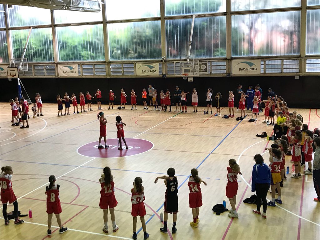 iriaam_basket's tweet photo. un tastet de noves experiències #pdp #adnAlmeda #girlsinblack #MF07 #minijefasonfire @FemBasketAlmeda @nnamatas @Anna_Gonzalez11 @enricgf62 https://t.co/MiPhBOmWxM