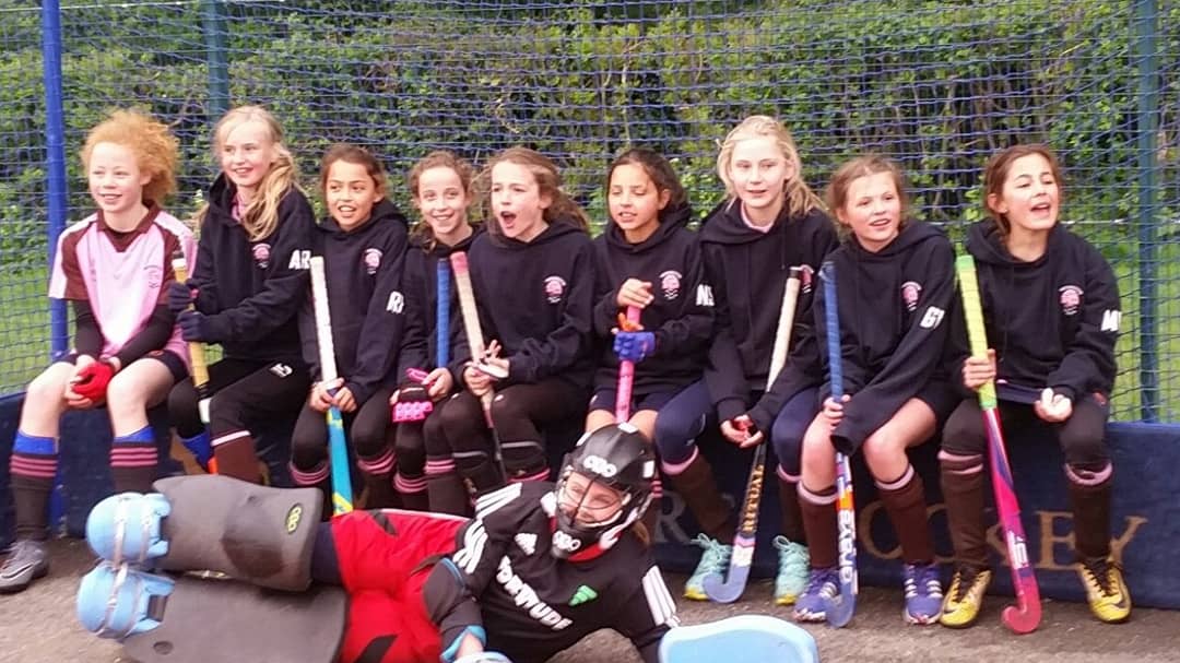 TeddingtonHC's tweet photo. GU12 HEADING TO NATIONALS!!Outstanding work claiming 2nd place after an intense final game 👏👏 watch this space 👀 #onaroll #cantstopthemnow #dreamteam https://t.co/kgG2TOyjYE