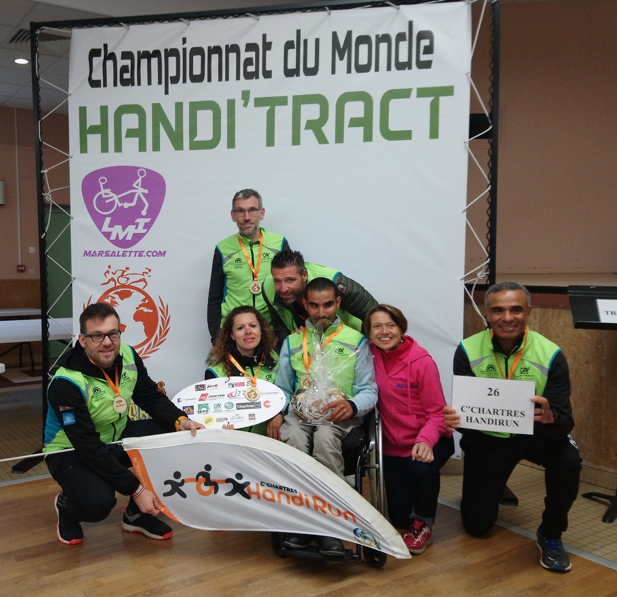 handi_run's tweet image. Nous finissons 14eme du 1er Championnat du Monde @HandiTract. Malgré la pluie permanente une magnifique journée. Bravo aux organisateurs &amp;amp; bénévoles pour cette 1ere réussie. @VilledeChartres @ChartresLive @lecho_fr @intensite #pourlesouriredenospilotes #ensembleonvaplusloin