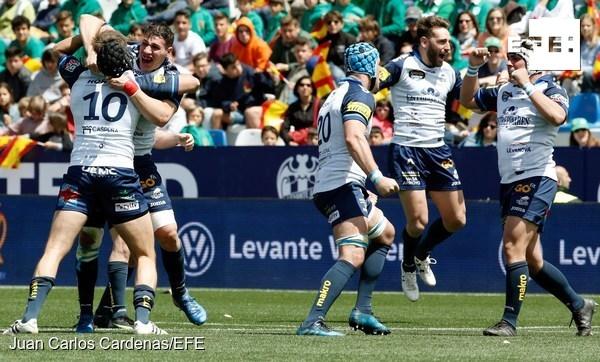 EFEdeportes's tweet photo. 16-20. El VRAC se coronó campeón ante su rival de Valladolid https://t.co/bSg2TlUlgJ #CopaRugby18 https://t.co/TALPVFBmJG
