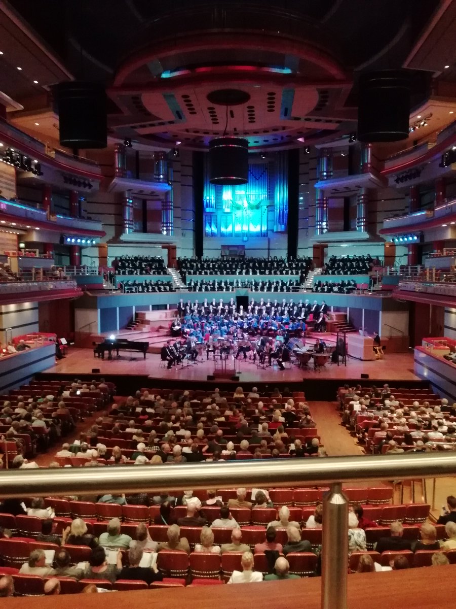 MidsHospChoir's tweet image. "It was a performance and a day none of us will ever forget" - James Llewelyn Jones, Conductor
This was us this time last week!
#BrumHour