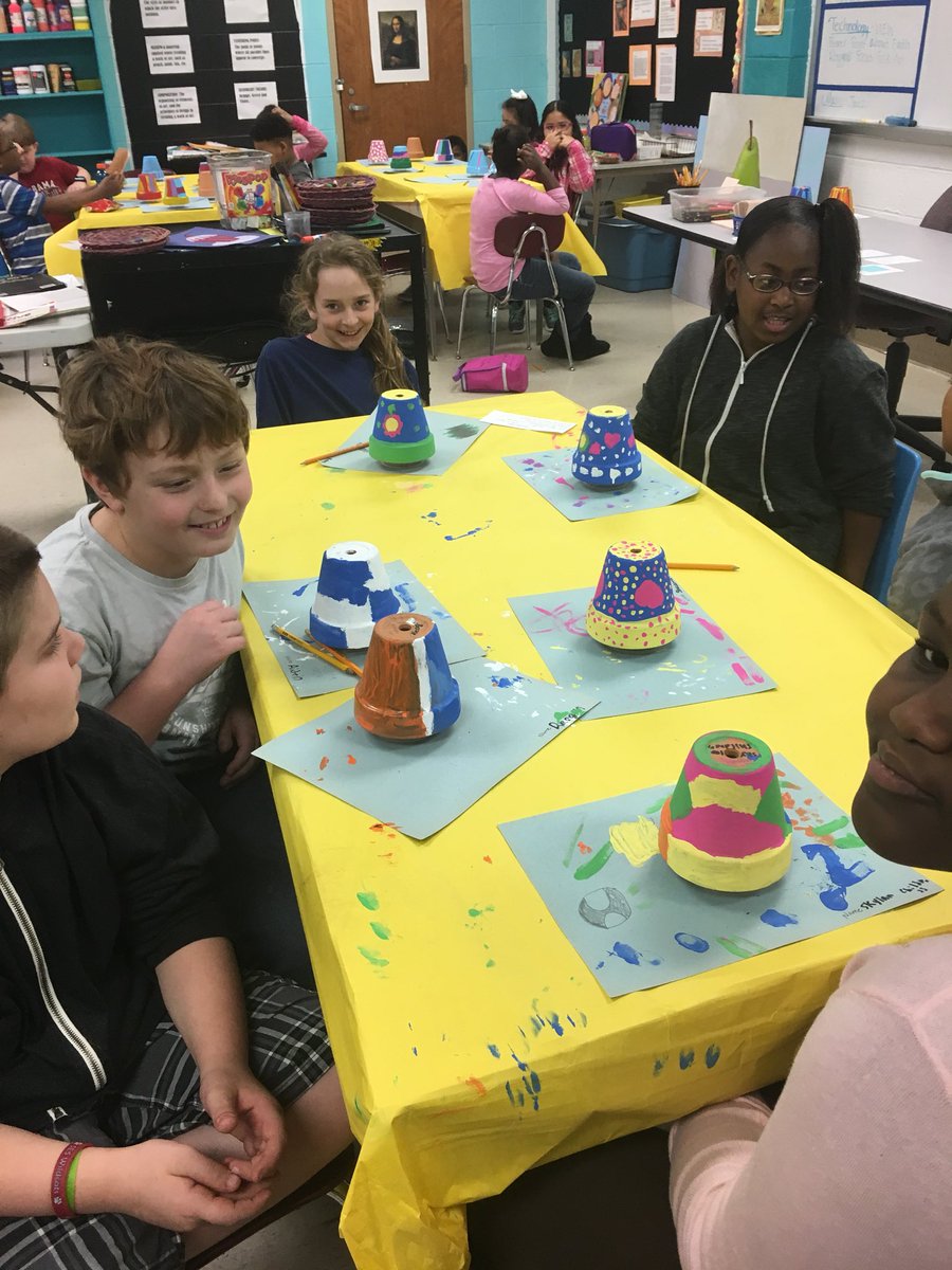 stephens_school's tweet photo. Thank you Home Depot for donating the pots to SES for our Club Day! Our Art and Garden Club worked together to beautify our school! https://t.co/Dvr39ngwm4
