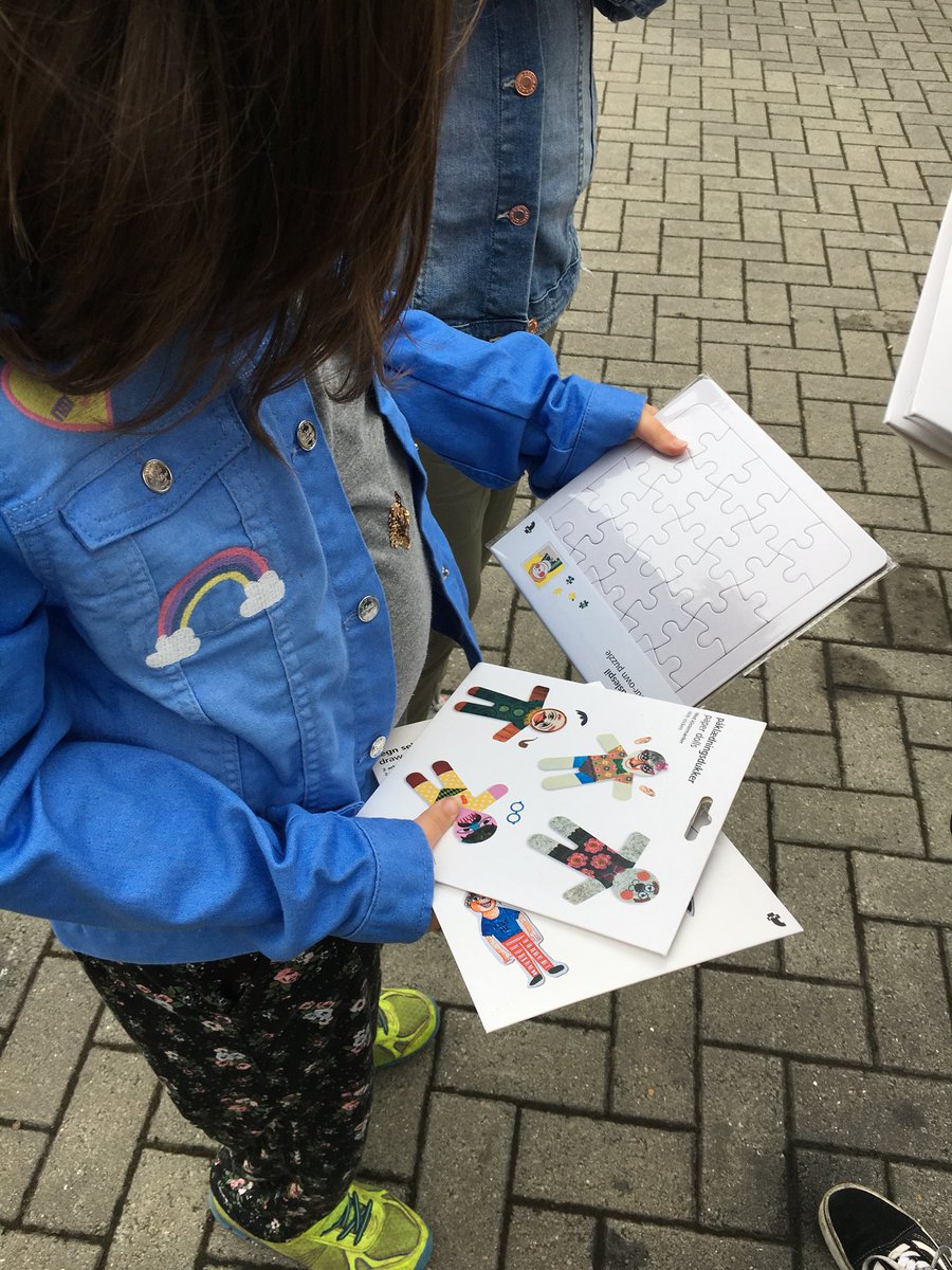 TWC_Projects's tweet photo. It may have been frrrreeeezing in #Enfield today but that didn’t stop us from being crafty at Watermill Lane With thanks to @originhousing @Ang_Kalou &amp; @sarahcreates https://t.co/gnpRPrrFpF