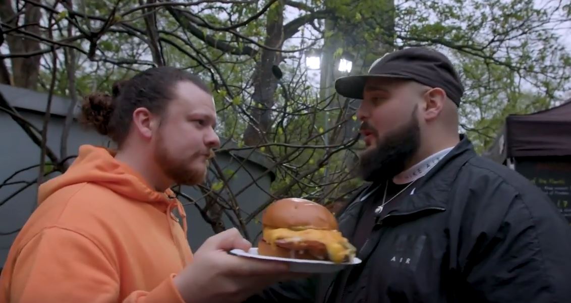 Check out Ep4 of #DifferentFlavaz from <a href="/canteenuk/">Canteen</a>. Cheers to <a href="/thefatfoodieuk/">The Fat Foodie UK</a> &amp; @TheMewsley for coming down and sampling some parmo 'n' bun + lots more 👏👏
youtube.com/watch?v=QYfdFd…