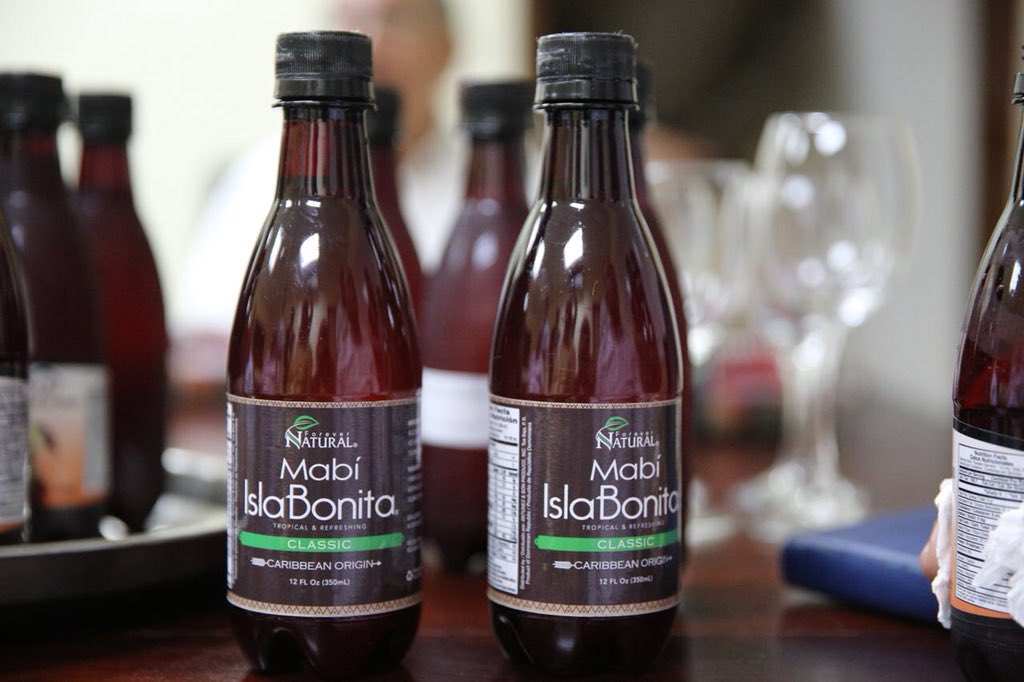 Isla Bonita es la marca de mabí de bejuco indio que exportan hacia