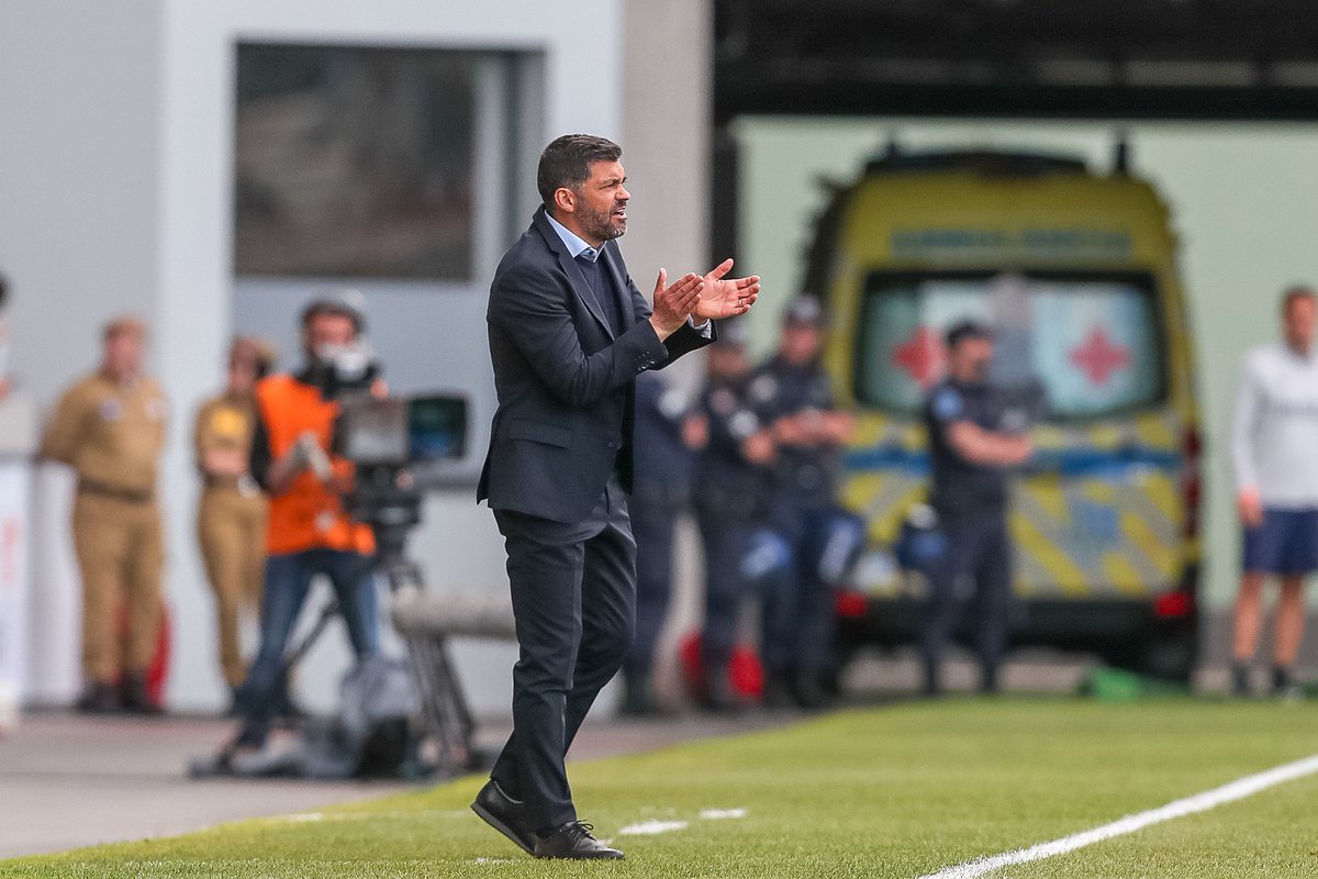 FCPorto's tweet photo. 🎙 @CoachConceicao : "Focámos sempre no nosso trabalho, no nosso jogo e na nossa tarefa. Foi isso que aconteceu."
#FCPorto #CSMFCP https://t.co/F5aIajOdq4