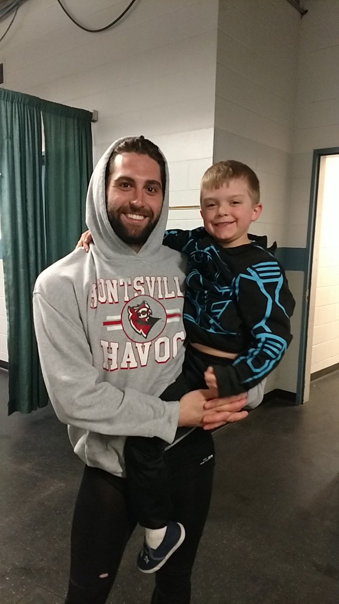 ColtonMallet's tweet photo. Good luck to my friends @CalabreseANIMAL and @conjohn92 at the @SPHL final game! @PSU_MensHockey match-up! https://t.co/bS3N81tddJ 5:15 EST. #plattsburgh @SUNYPlattsburgh https://t.co/iCTC25QA36