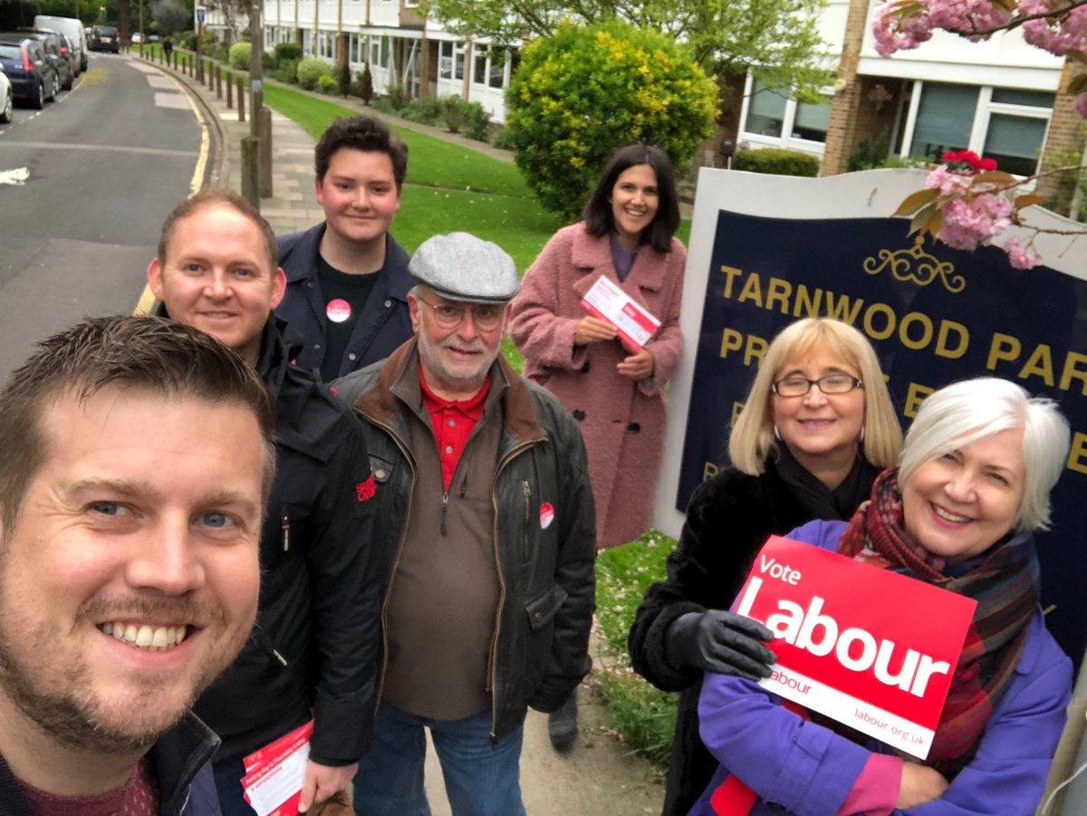 Ridiculously cold today but warmed up by campaigning with my sister <a href="/Loritwinkles/">Lorraine Slattery 💙</a> and my daughter plus good colleagues <a href="/tley1985/">Tom</a> <a href="/DanLThorpe/">Dan Thorpe</a> <a href="/_connorfrench/">Connor French</a> and others. <a href="/SueClinton5/">Sue Clinton</a> #elthamsouth #labourdoorstep