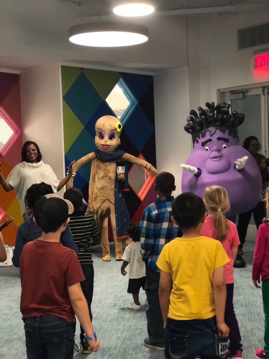 JoAnnTurnquist's tweet image. Celebrating #philanthropy @accessfreely with @auntiekarenfnd , Gordon and Olivia! @TSOPCola @CCCFtweets