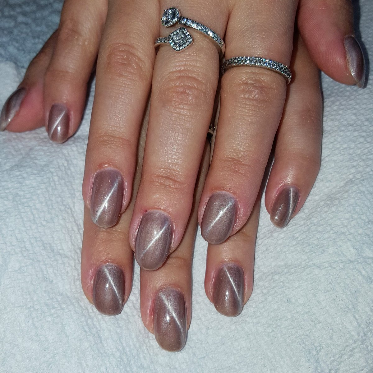 TatiManMaq's tweet photo. Cat eye gel polish anyone? Text for appointment with code CAT5 and recieve 5$off 🌸 4383952562🌸 Manicure with gel polish and freehand designe #nailset #happyclient #springpromotion #springnails #manicure #montreal #Laval  #naildesign #nailsoftheday #nailart #gelnails #hotnails https://t.co/qdFiu0sEd0