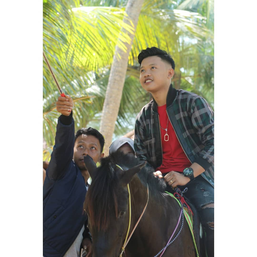 DA4_Firdaus21's tweet photo. Assalamualikum wrb.  Ap KABr firdauslova kesyanganku😘😘 https://t.co/szGC6bhJWQ