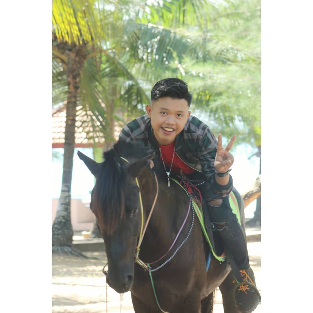 DA4_Firdaus21's tweet photo. Assalamualikum wrb.  Ap KABr firdauslova kesyanganku😘😘 https://t.co/szGC6bhJWQ