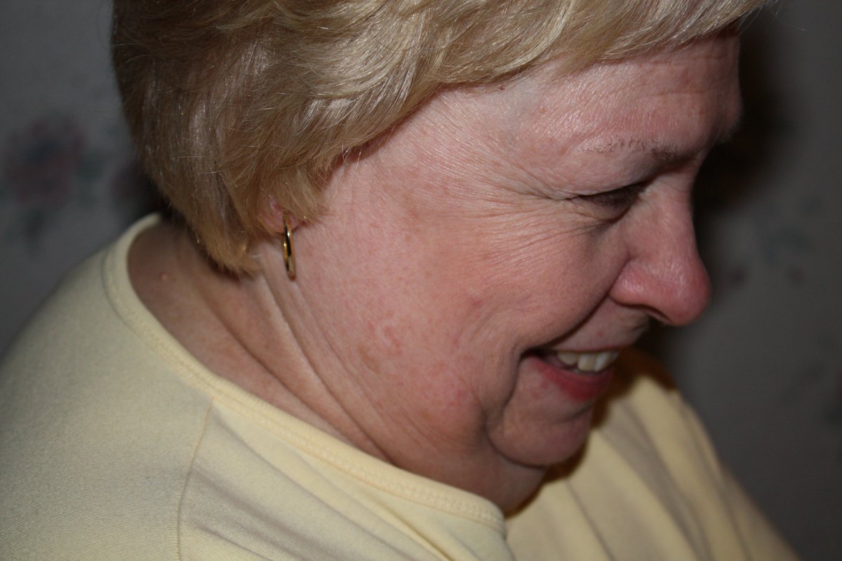 SWSD5SS's tweet photo. Since I can't send you a letter - Mom, you were one of the most influential person in my life. #SWSDgrateful  #SWSDchat  #Day23 https://t.co/kVRgR8Nuea