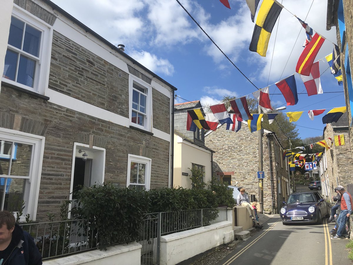 Very exciting - the May Day flags went up along Church Lane outside Grove House today! Countdown has begun to #padstowmayday #OssOss !! 🚩🚩🚩

#Padstow