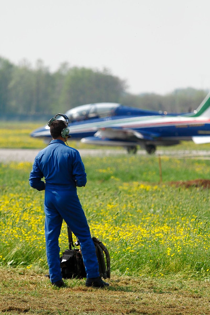 Marzo/Aprile 2018, sorvoli e voli addestramento “fuori sede” azzurrotricolore.blogspot.it/2018/04/marzoa… #FrecceTricolori #Sorvolo #Addestramento #Marzo2018 #Aprile2018 #FrecceTricolorinelCuore❤️