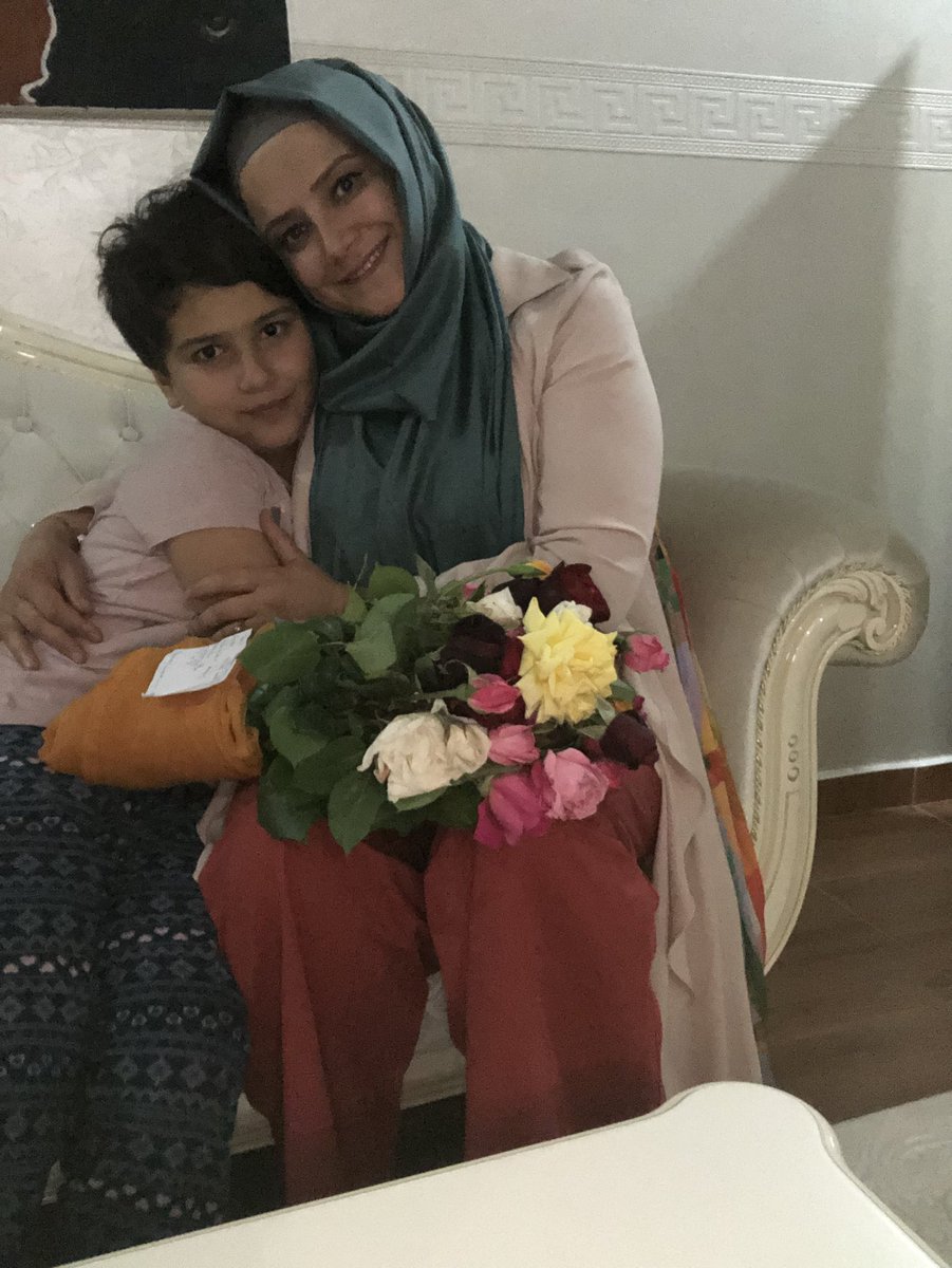 perinazyaman's tweet photo. Bebeğim, Canım kızım Tuanam miletvekili aday adaylığıma hayırlı olsun demek için beni beklemiş 
Bitanem çok çok teşekür ederim iyiki sizler varsınız iyiki sizler varsınız ❤️❤️❤️ https://t.co/gTuKqOlNmI