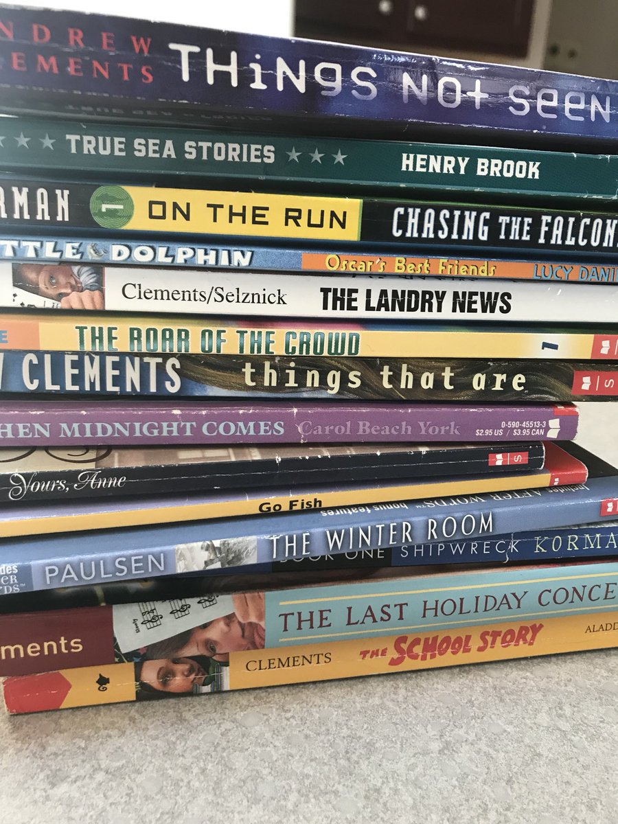 madison_corey's tweet photo. Rummage sale finds = new additons to our classroom library! 📚 #pumasroar #sdwlit https://t.co/56QGEZ70pO