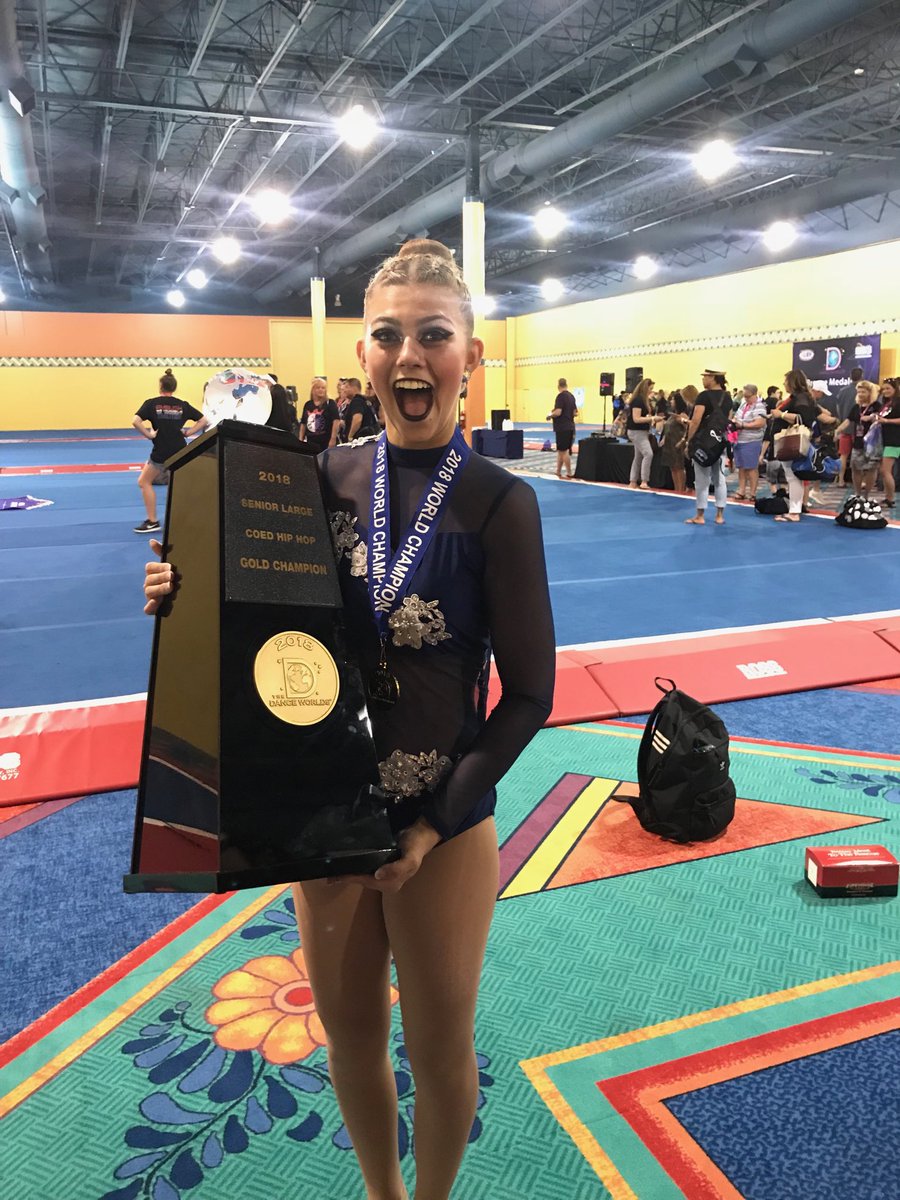danharmonosu's tweet photo. Emily Harmon’s Team - World Champions!!!!!! https://t.co/aMmi2cPemD